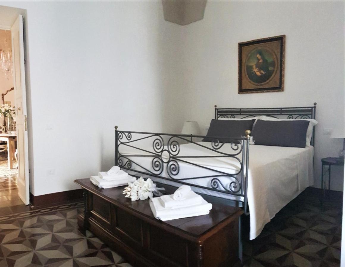 Palmariggi Palazzo Megha Suite & Breakfast المظهر الخارجي الصورة