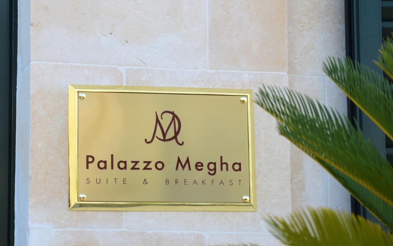 Palmariggi Palazzo Megha Suite & Breakfast المظهر الخارجي الصورة